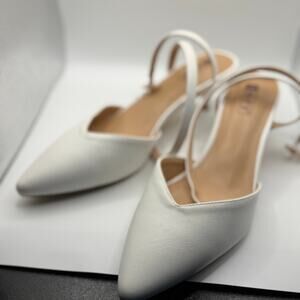 White Pointed Toe Slingback Flats Women’s Size 8.5 Minimalist Chic Shoes